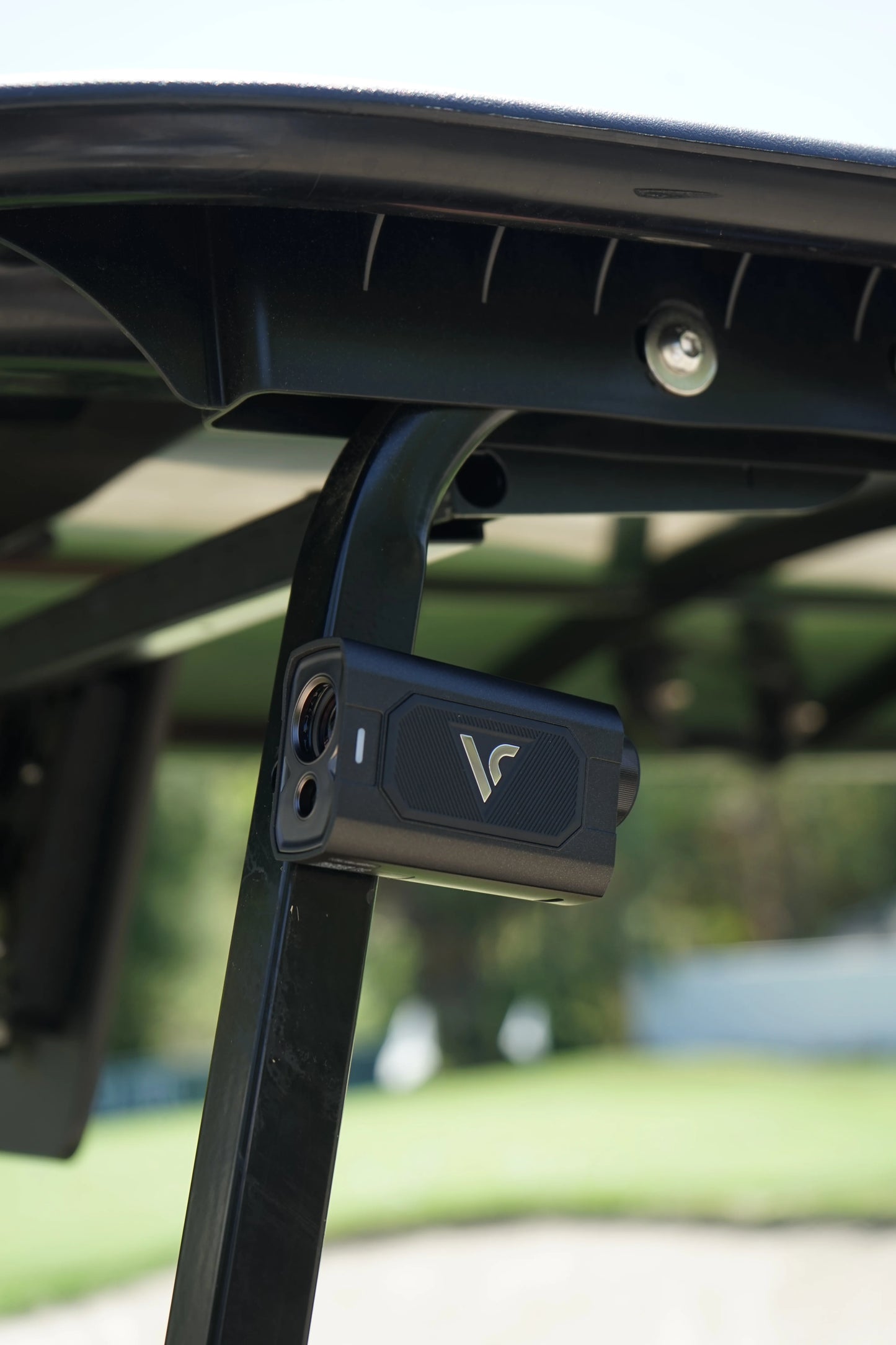 Voice Caddie EL3 – Telémetro Laser de Golfe Ultra Compacto com Inclinação, Ball-to-Pin e OLED